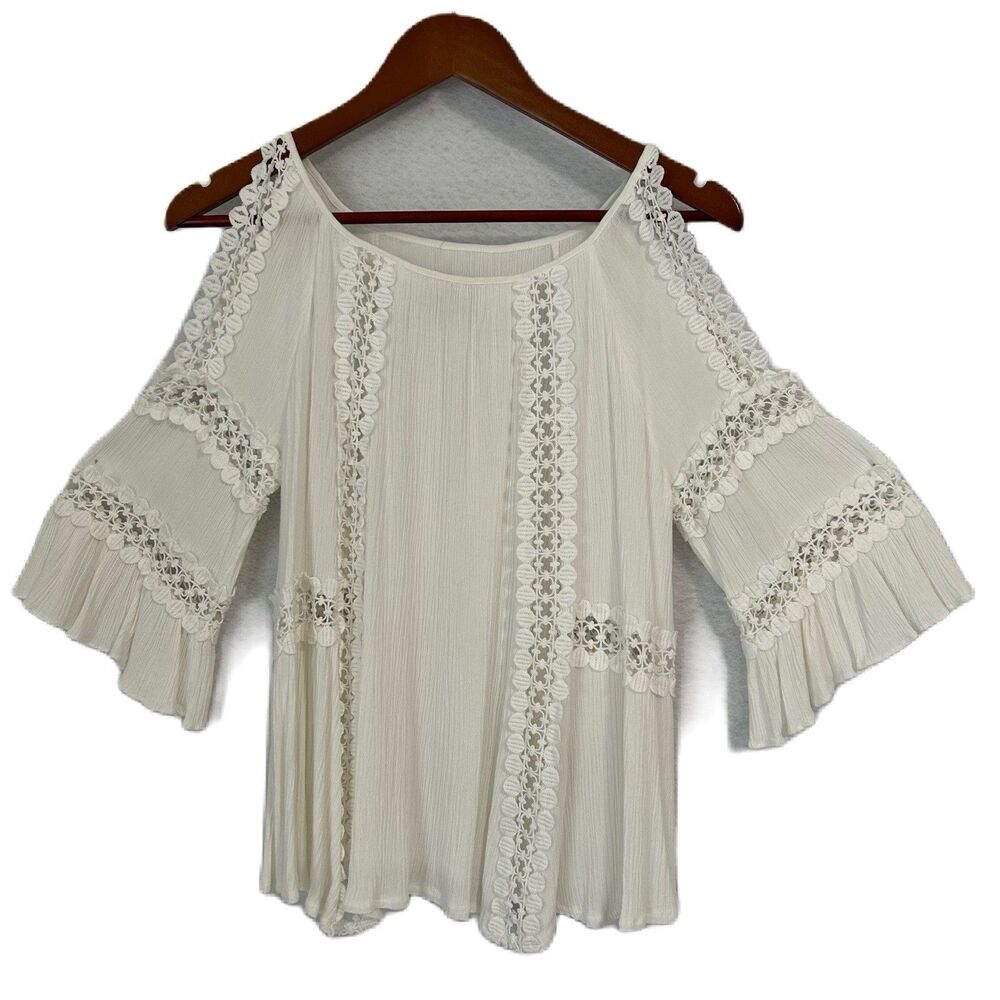 Moon River Blouse Women M White Lace Crepe Cold Shoulder Ruffle Peasant Boho